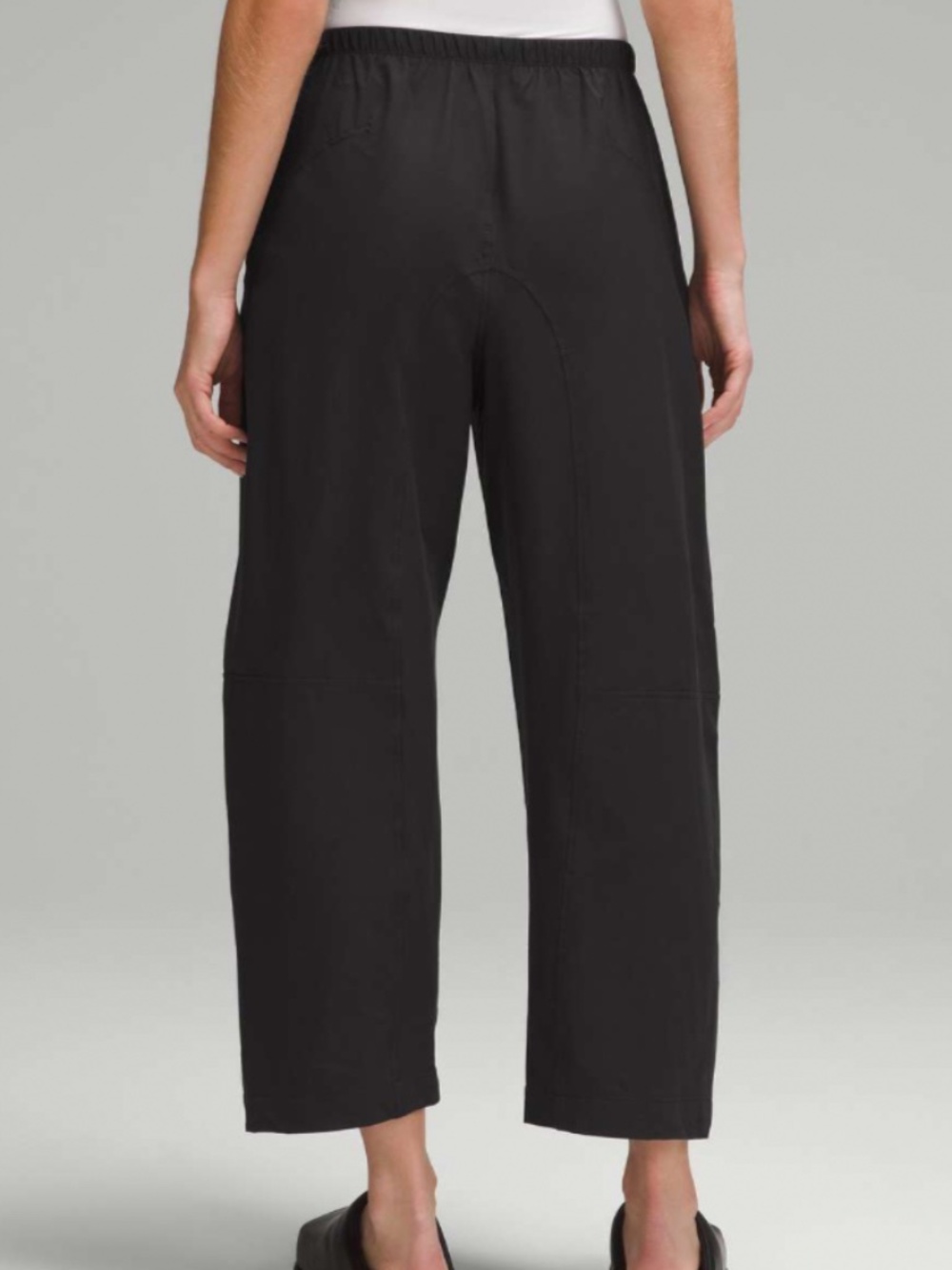 Lululemon Lightweight Mid-Rise Barrel-Leg Cropped Pant Black | Size 4 - Picture 7 of 12